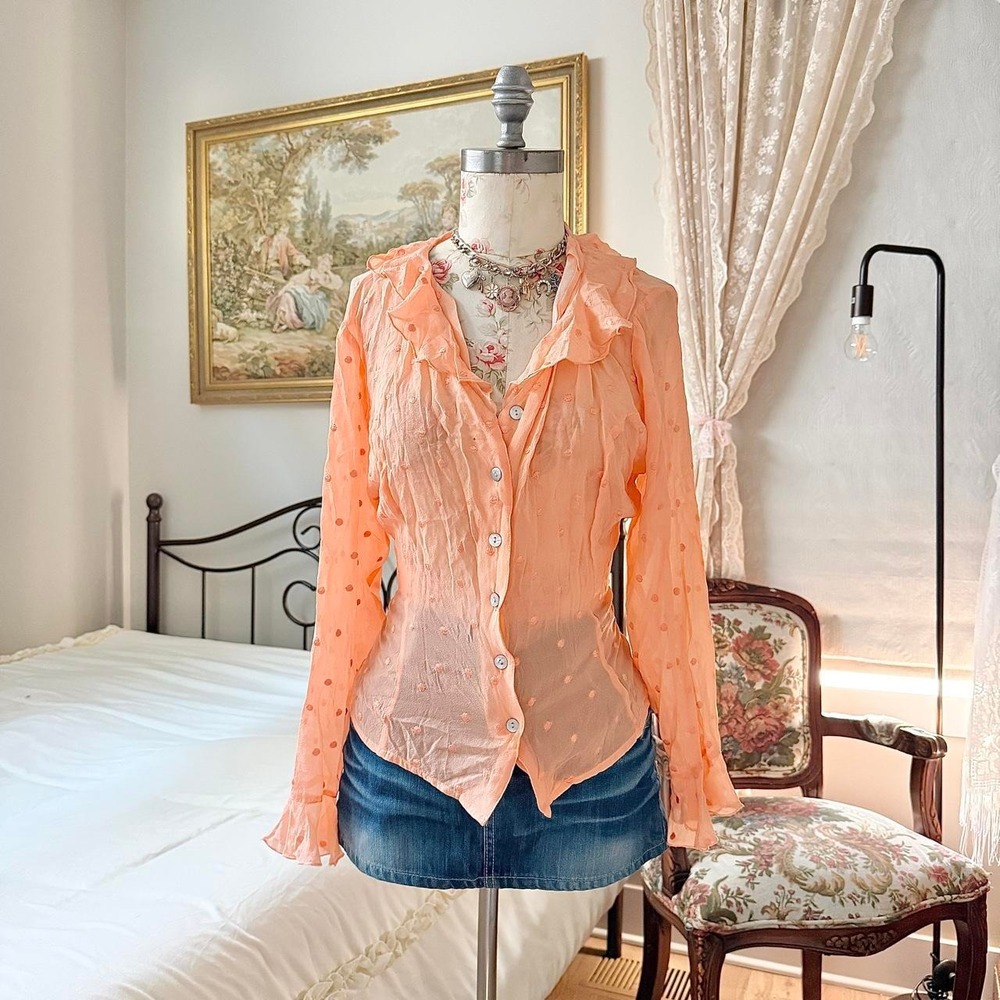 Y2K Silk Ruffle Top  Y2K Worthington size 16 100% silk peach button front top